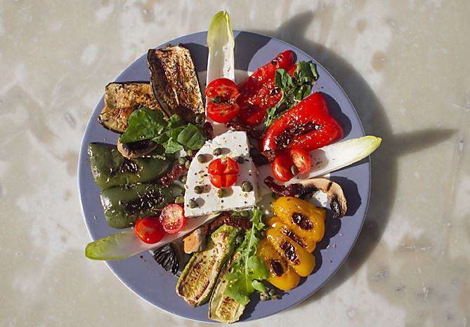 Plate with grilled vegetables
