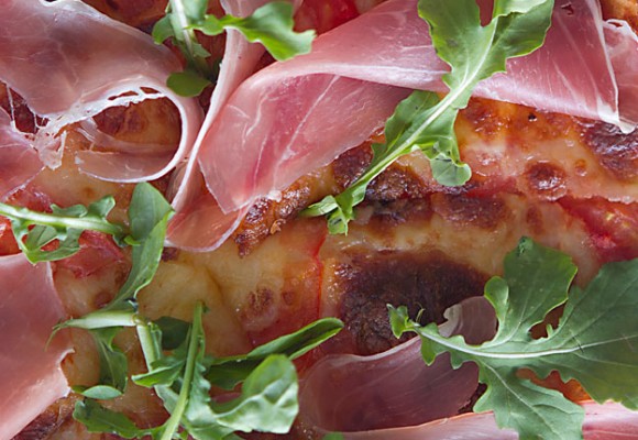 Pizza with prosciutto
